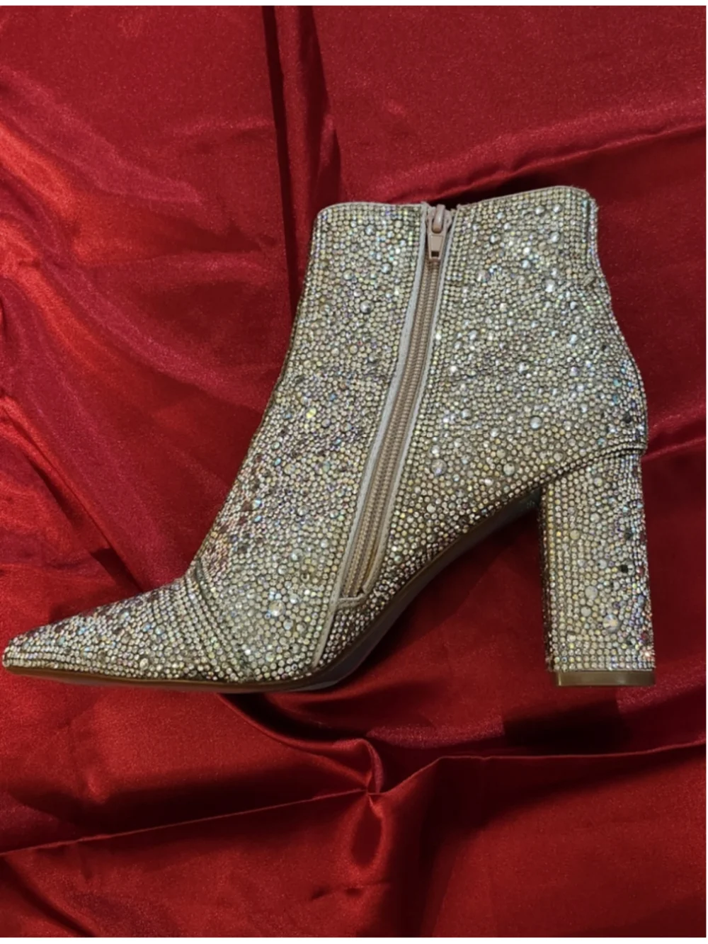 Betsey Johnson turn heads
